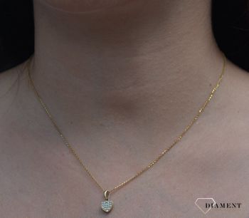 Modne, złote kolczyki i wisiorek w kształcie serca z cyrkoniami, wykonane ze złota 333, ozdobione małymi, czarnymi cyrkoniami. Idealny prezent na Walentynki (1).JPG